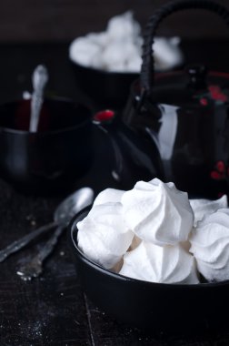 Lezzetli ve düz beyaz vanilya kremalı kurabiye