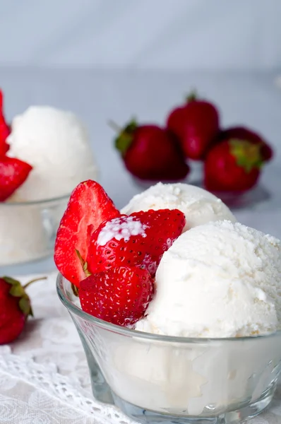 Helado de fresa — Foto de Stock