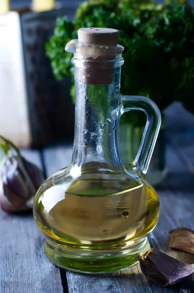 Minyak Zaitun dengan Herbal — Stok Foto