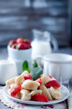 Yaz tatlı tembel köfte süzme peynir ile