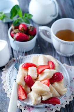 Yaz tatlı tembel köfte süzme peynir ile