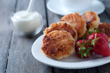 Süzme peynirli krep.