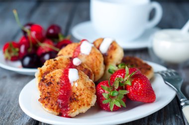 Süzme peynirli krep.