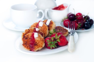 Süzme peynirli krep.