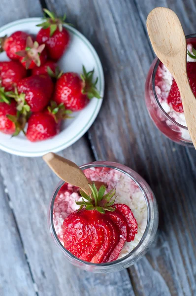 Postre con fresas — Foto de Stock