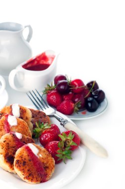 Süzme peynirli krep.