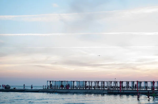 Mar y cielo al atardecer. — Foto de Stock