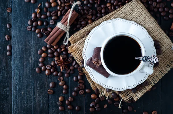 Coupe d'espresso italien à la cannelle — Photo