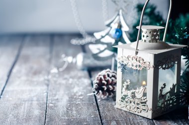 Beyaz retro lamba ateş