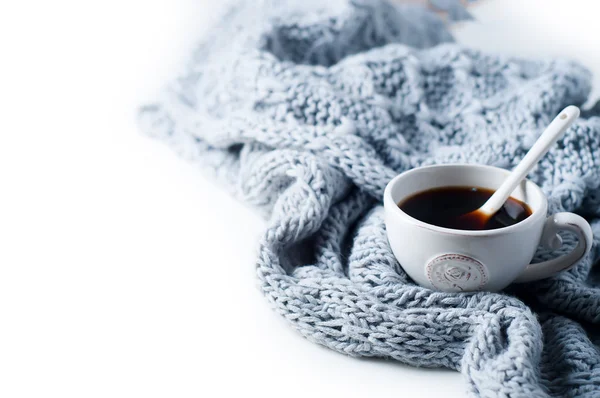Taza de café y bufanda caliente —  Fotos de Stock