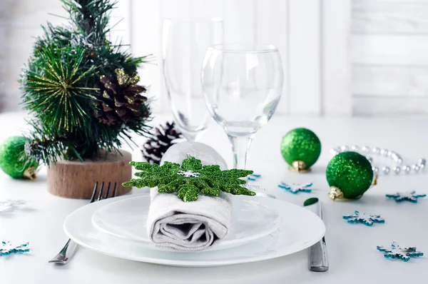 Mesa de Navidad en verde —  Fotos de Stock