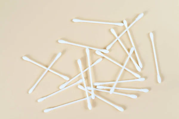 White Cotton Buds White Stem Scattered Beige Background — Stock Photo, Image