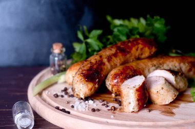 Barbekü Maşa ile sausege