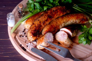 Barbekü Maşa ile sausege