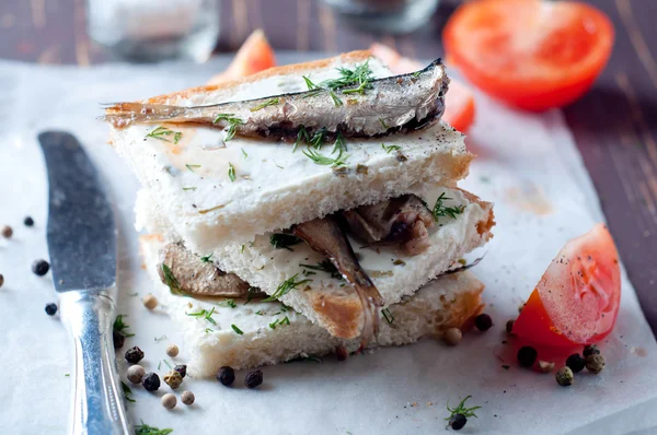 三明治，小吃与沙丁鱼 — 图库照片