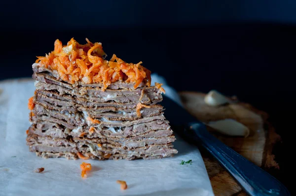 Pancake Pie from the Liver with Walnuts — Stok fotoğraf