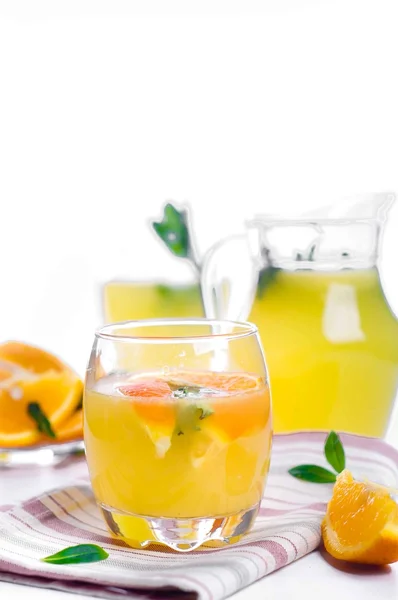 Frischer Orangensaft — Stockfoto