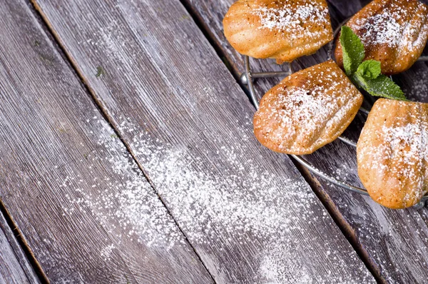 Madeleine cookies with cinnamon — Stock Photo, Image