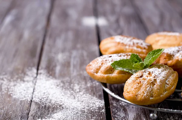 Madeleine cookies with cinnamon — Stock Photo, Image