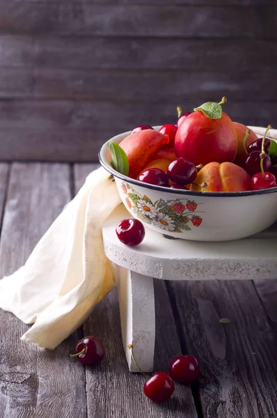 Assortment of juicy fruits — Stock Photo, Image