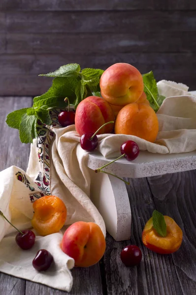 Delicious dried apricots — Stock Photo, Image