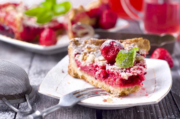 Tart with ripe strawberries — Stock Photo, Image