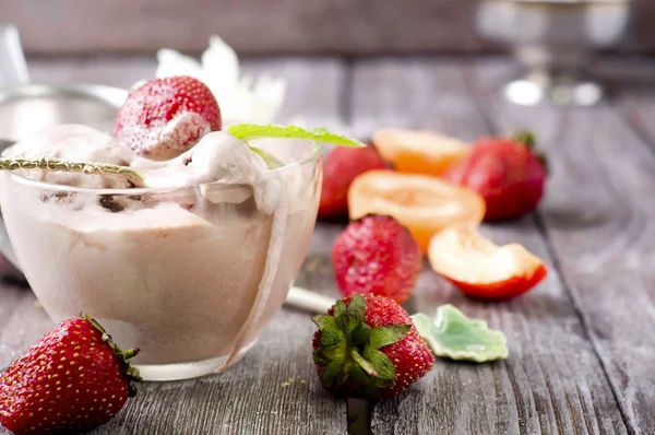 Helado de café en un vaso — Foto de Stock