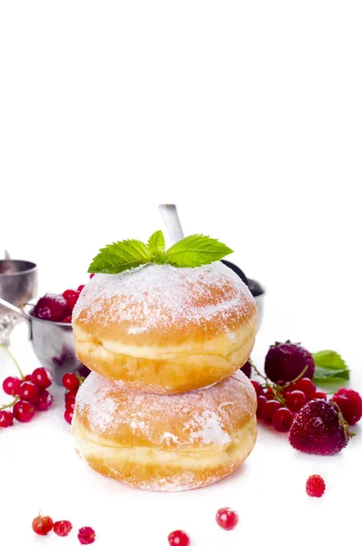 Morning breakfast with mini donuts and berries — Stock Photo, Image