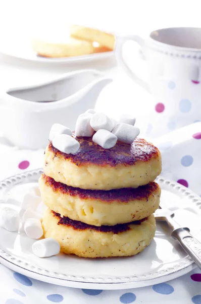 Traditional ukrainian cottage cheese cakes — Stock Photo, Image