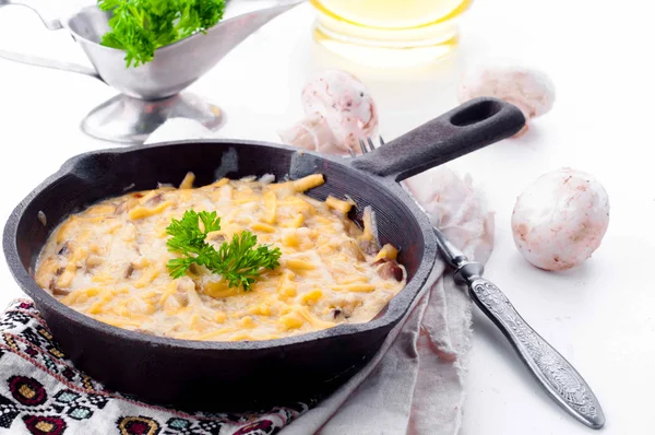 Julienne with mushrooms and cream — Stock Photo, Image