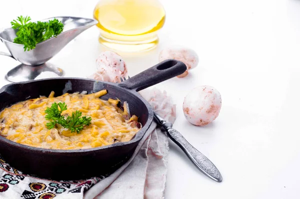 Julienne with mushrooms and cream — Stock Photo, Image
