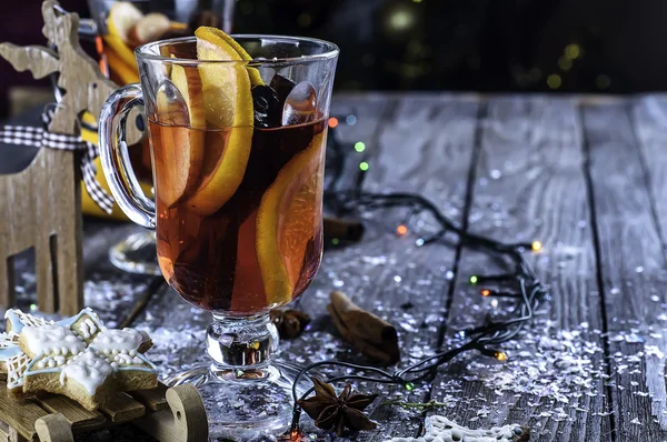 Gewürze und Glühwein — Stockfoto