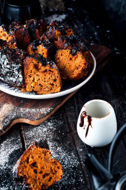 reçel ve çikolata ile pasta