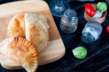 taze pişmiş pasties 
