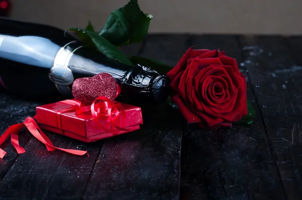 Valentinky den růže a champagne — Stock fotografie