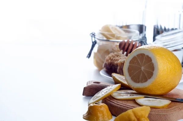 Honung, citron och ingefära tonic — Stockfoto