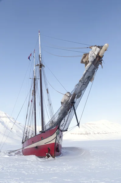Żaglówka na lód morski - pionowe — Zdjęcie stockowe
