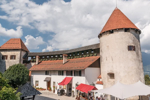 Nahaufnahme eines einzigartigen steinernen Turms — Stockfoto