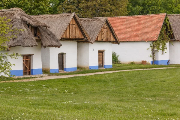 Zbliżenie starych wiejskich domów — Zdjęcie stockowe