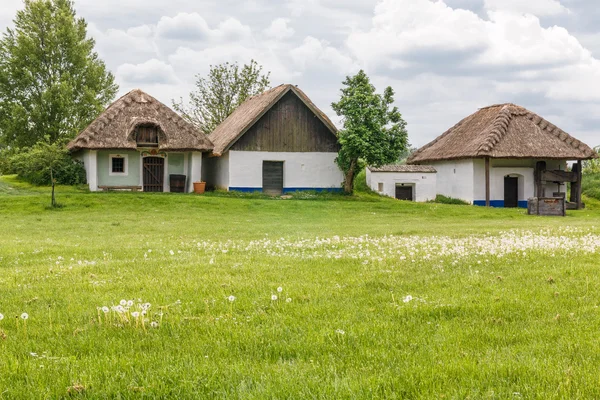 Stara wieś i jej wiejskich domów — Zdjęcie stockowe