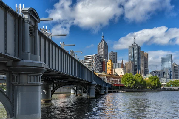 Melbourne Cbd och Queens Bridge — Stockfoto