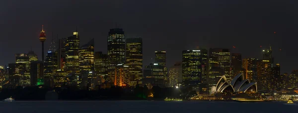 Sydney panorama a través del puerto de Sydney — Foto de Stock