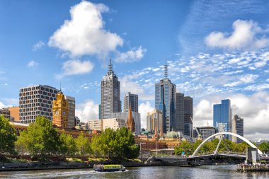 Melbourne'e Yarra Nehri seyir