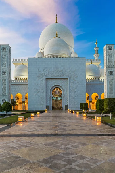 Sheikh Zayed Grande Mesquita em Abu Dhabi — Fotografia de Stock