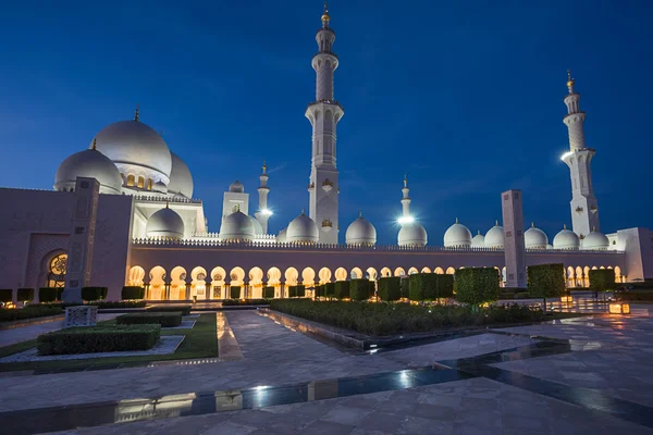 Sjeik Zayed Grote Moskee in Abu Dhabi — Stockfoto