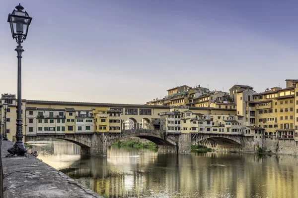 Ponte Vecchio sul fiume Arno a Firenze — Foto Stock