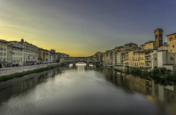 Ponte Vecchio sul fiume Arno a Firenze — Foto Stock