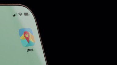 Harita uygulaması uçan bir akıllı telefonun 3 boyutlu animasyonu yüzen navigasyon elementlerini açar ve serbest bırakır. GPS navigasyon, konum hizmetleri ve dijital haritalar kavramı. Alfa kanalı.