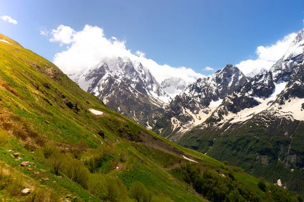 Grande Nature Paysages Montagne Fantastique Perspective Neige Caucasienne Volcan Inactif — Photo