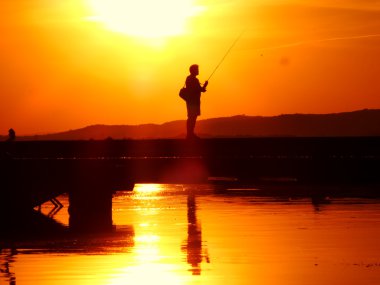 Balıkçı yaz siluet